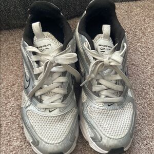Nike Women's Silver and Black Running Shoes